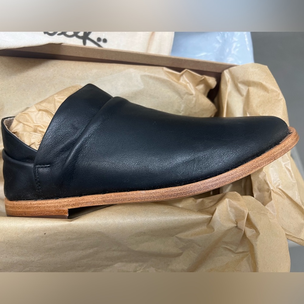 NIB Beek Puffin Bootie Flats - Black Leather - Picture 7 of 9